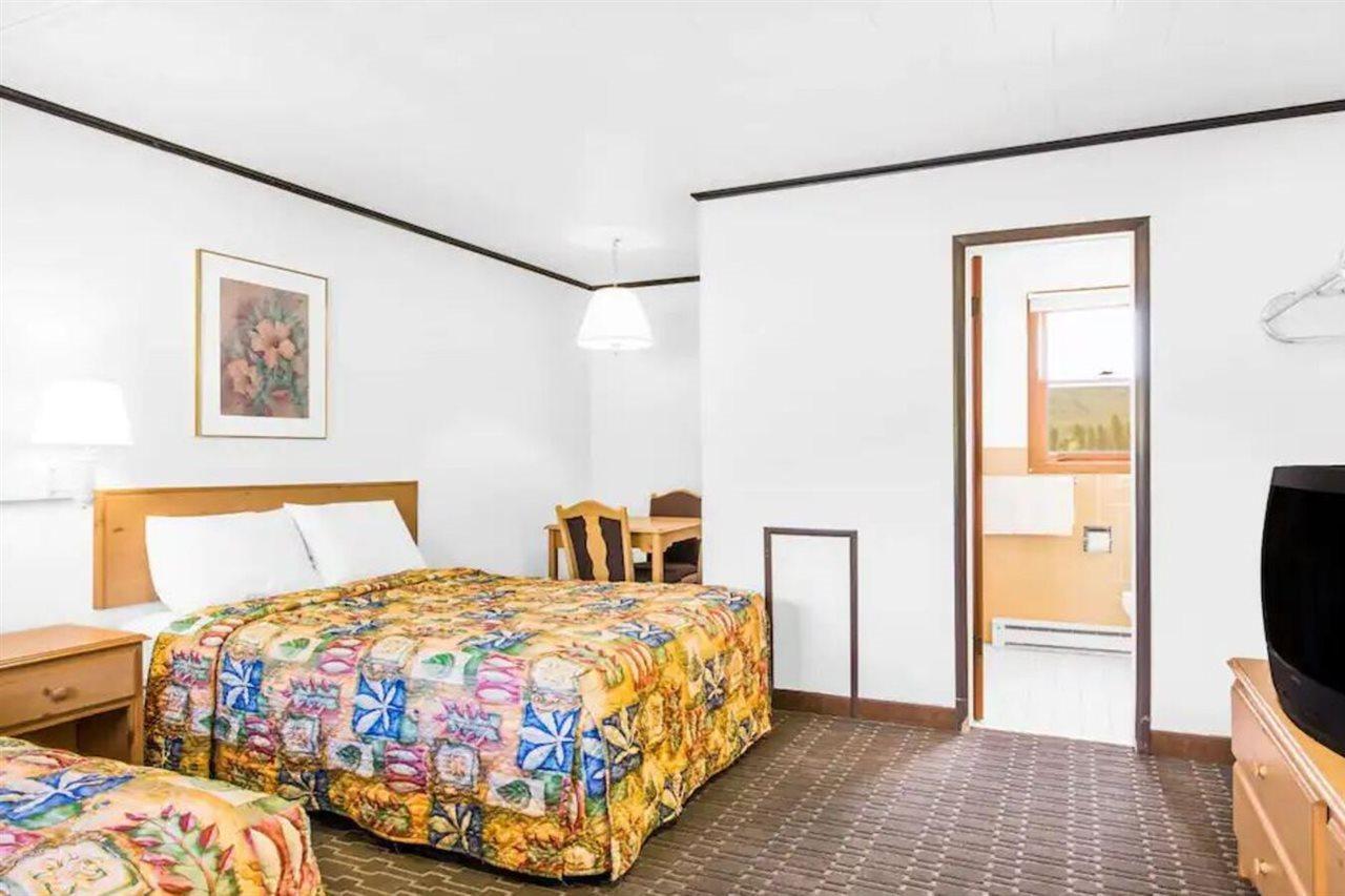 Knights Inn Pine Grove Pine Grove  Luaran gambar