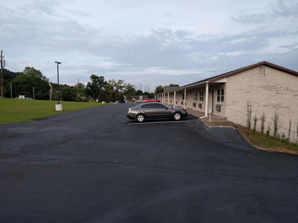 Knights Inn Pine Grove Pine Grove  Luaran gambar